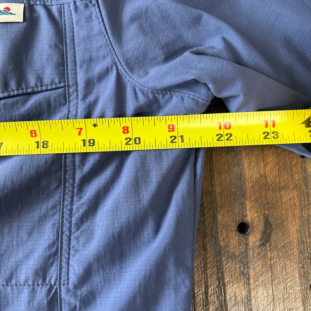NWOT - Edgevale - Blue Lightweight Men's Button-Up - made in USA - Picture 5 of 11
